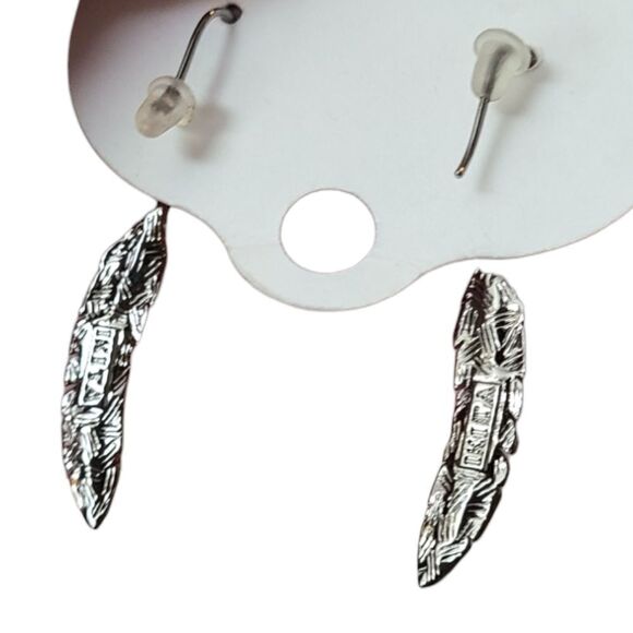 PARIS Earrings Pierced Silvertone Feathers Dangling NWOT - Picture 3 of 5